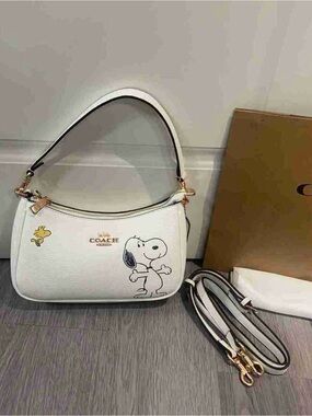 Coach White Leather Snoopy Shoulder Bag with Gold Hardware